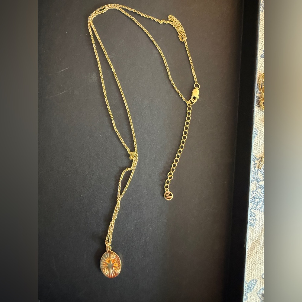 Mejuri Gold Sunburst Pendant Necklace